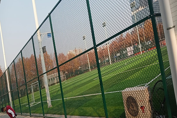 运动场围网