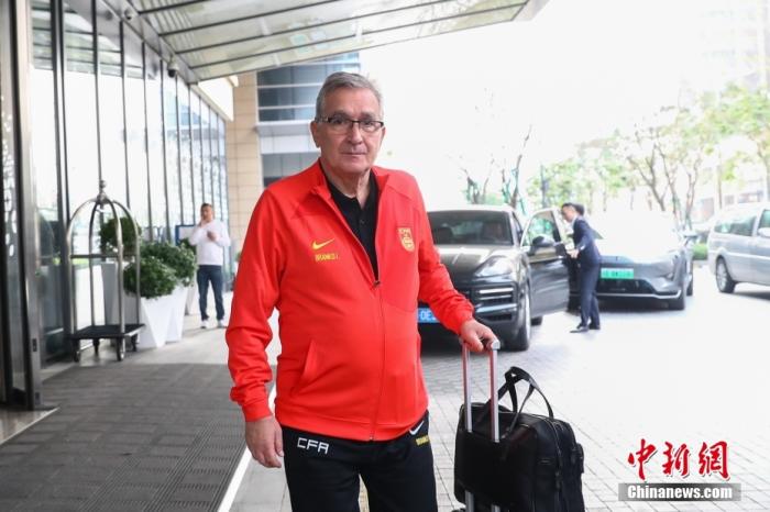 再战世预赛，国足在客场力求踢出有感染力的比