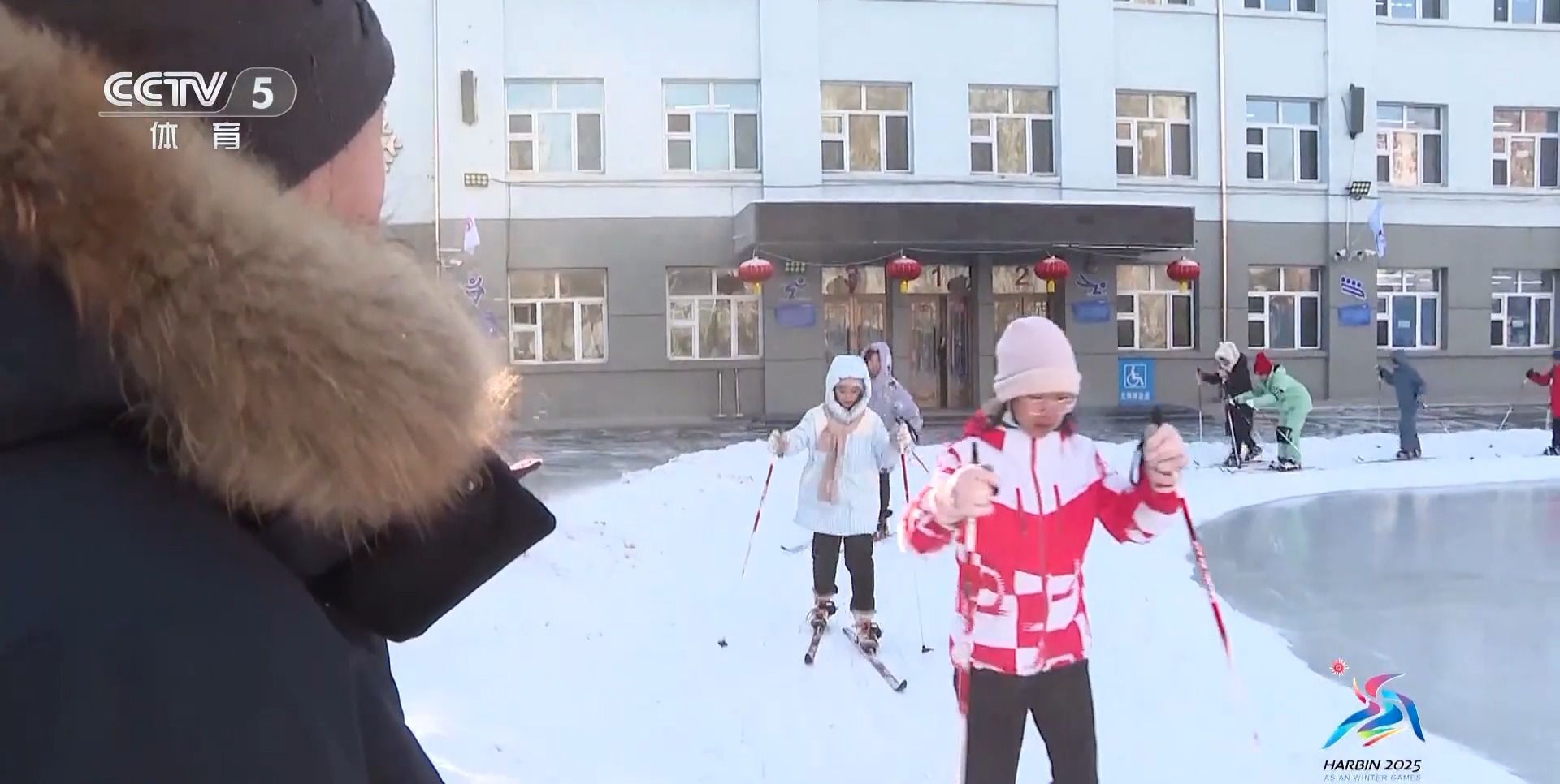 小小冰场点燃大梦想让孩子们在冰雪世界体验快