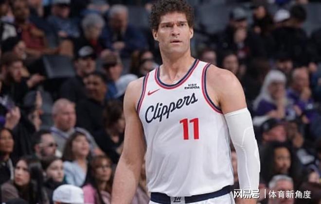 快船力克东部劲旅尼克斯 伦纳德关键篮板力挽狂