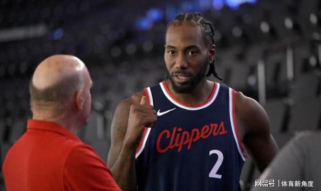快船力克东部劲旅尼克斯 伦纳德关键篮板力挽狂