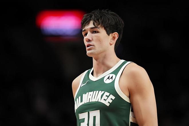 火箭险胜雄鹿瑞安25分创个人新高助力球队四连胜