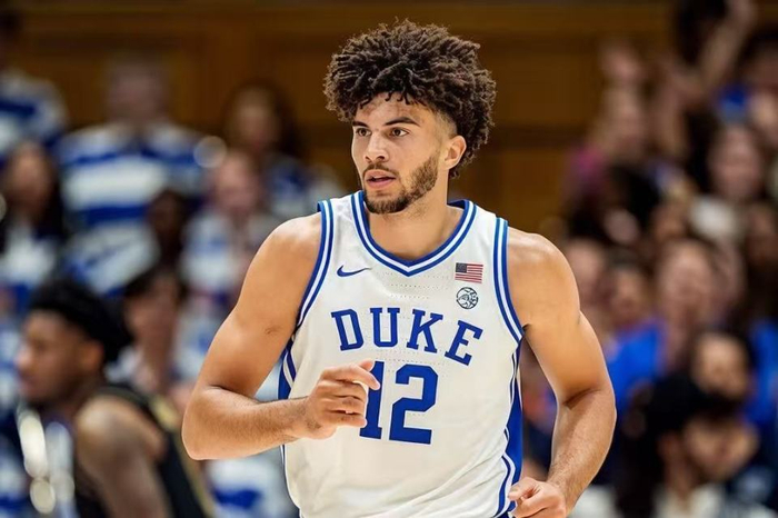 西蒙斯质疑布泽尔NBA适应性：高中战术难适应职