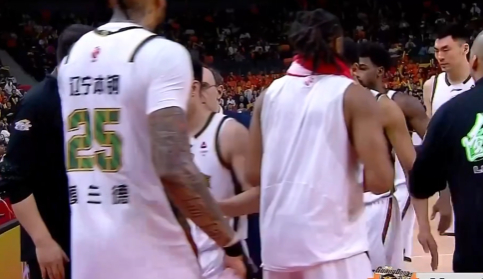 辽宁男篮首节领先广东 两将贡献10分