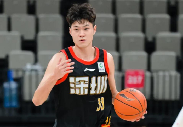 21岁王浩然33分爆发 中国男篮锋线曙光初现