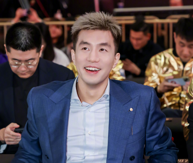 郭艾伦直播回应诈骗传闻：否认认识“涛哥” 澄