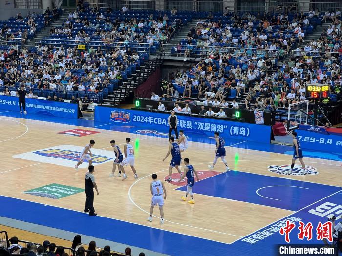 青岛男篮在CBA夏季联赛（青岛）主场以90比52击败