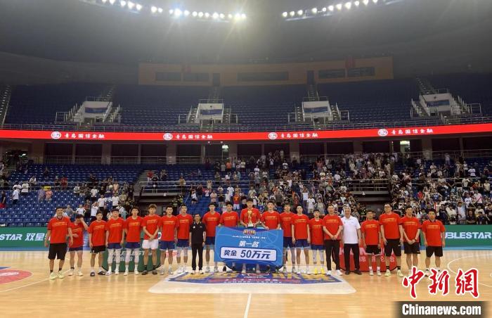 青岛男篮在CBA夏季联赛（青岛）主场以90比52击败